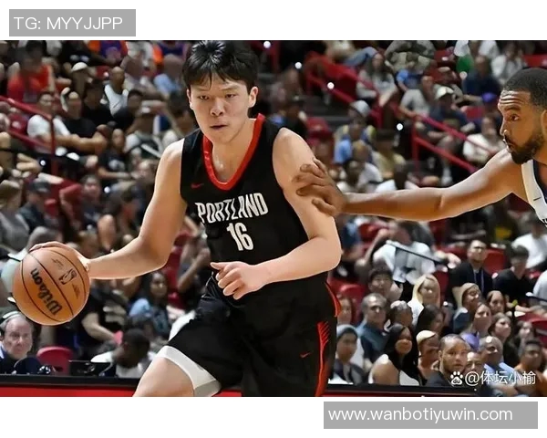 小卡上半场表现抢眼两分全中三分稍显失准罚球稳健贡献17分 小卡上半场表现抢眼两分全中三分稍显失准罚球稳健贡献17分