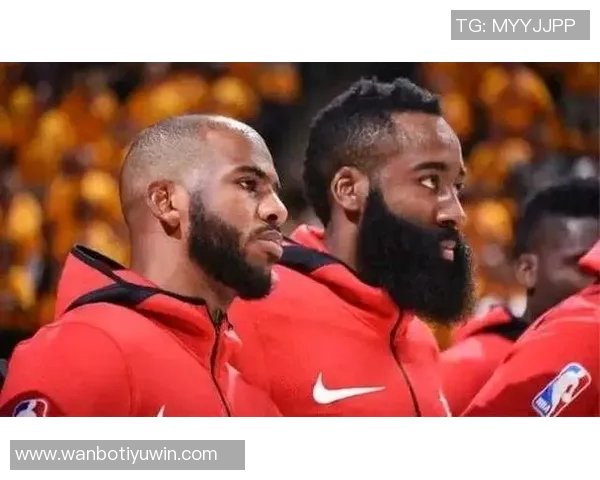 快船训练营第二天精彩瞬间哈登博格丹欢笑小卡保罗同框引关注 快船训练营第二天精彩瞬间哈登博格丹欢笑小卡保罗同框引关注